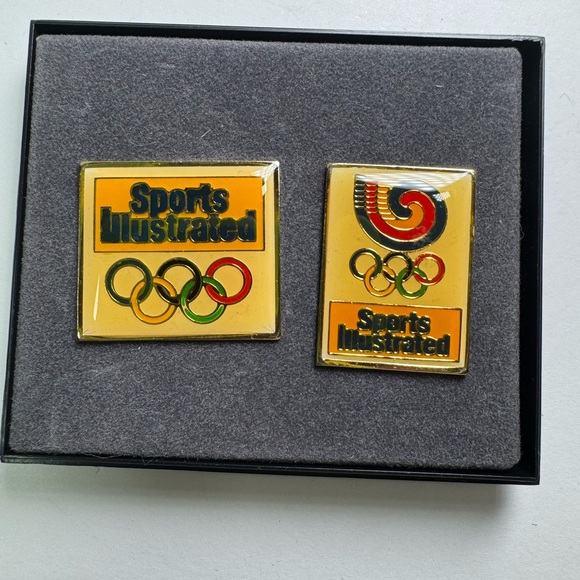 Other - Sports Illustrated Vintage Collectible Enamel Pins Seoul 1988 Olympics Set Of 2